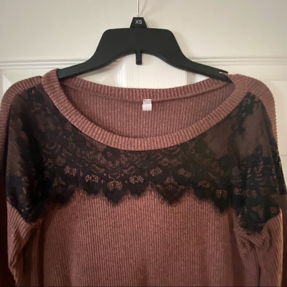 Mauve Long Sleeve Lightweight Sweater w/ Lace Detail - Picture 4 of 8